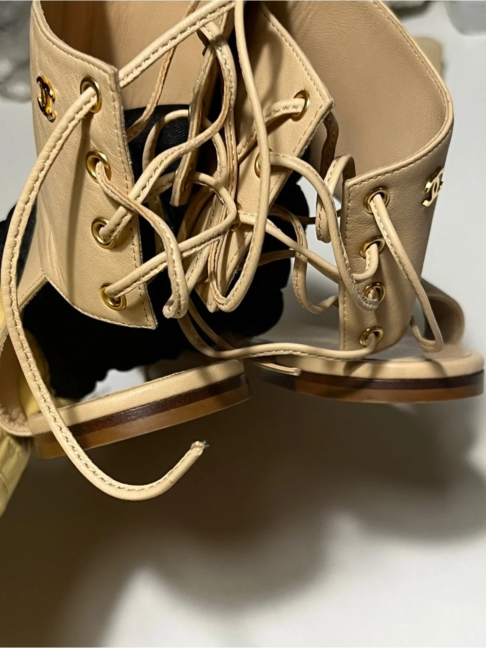 CHANEL Nude Leather Lace-Back Flat Sandals - Picture 4 of 6